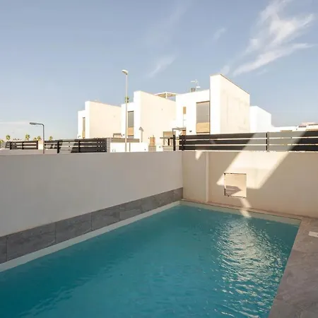 New With Private Pool Willa